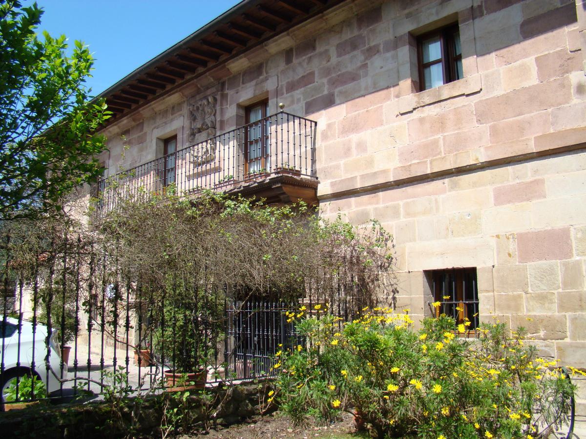 Gasthaus Casona De La Salceda Treceño Exterior foto